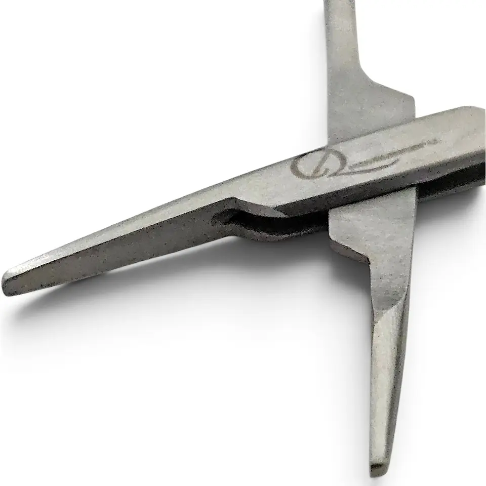 PORTA AGUJA HALSEY DE 13CM BOCA LISA 2