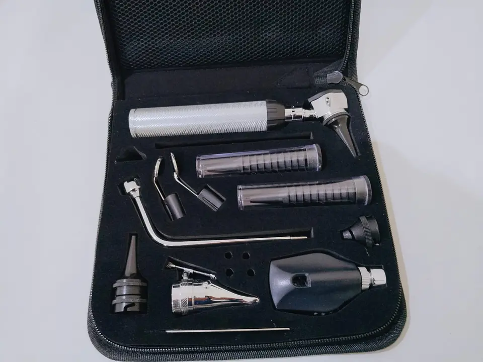 Otoscopio-Oftalmoscopio-set naso-laríngeo Humano 2