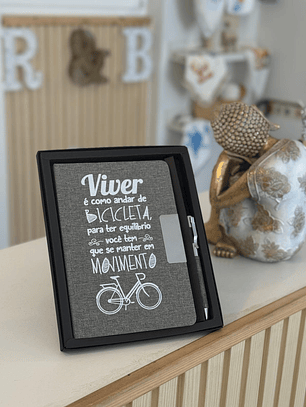 Conjunto bloco de notas e caneta