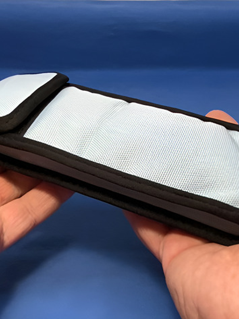 Otoscopio Celeste Con Estuche Y 8 Especulos 9