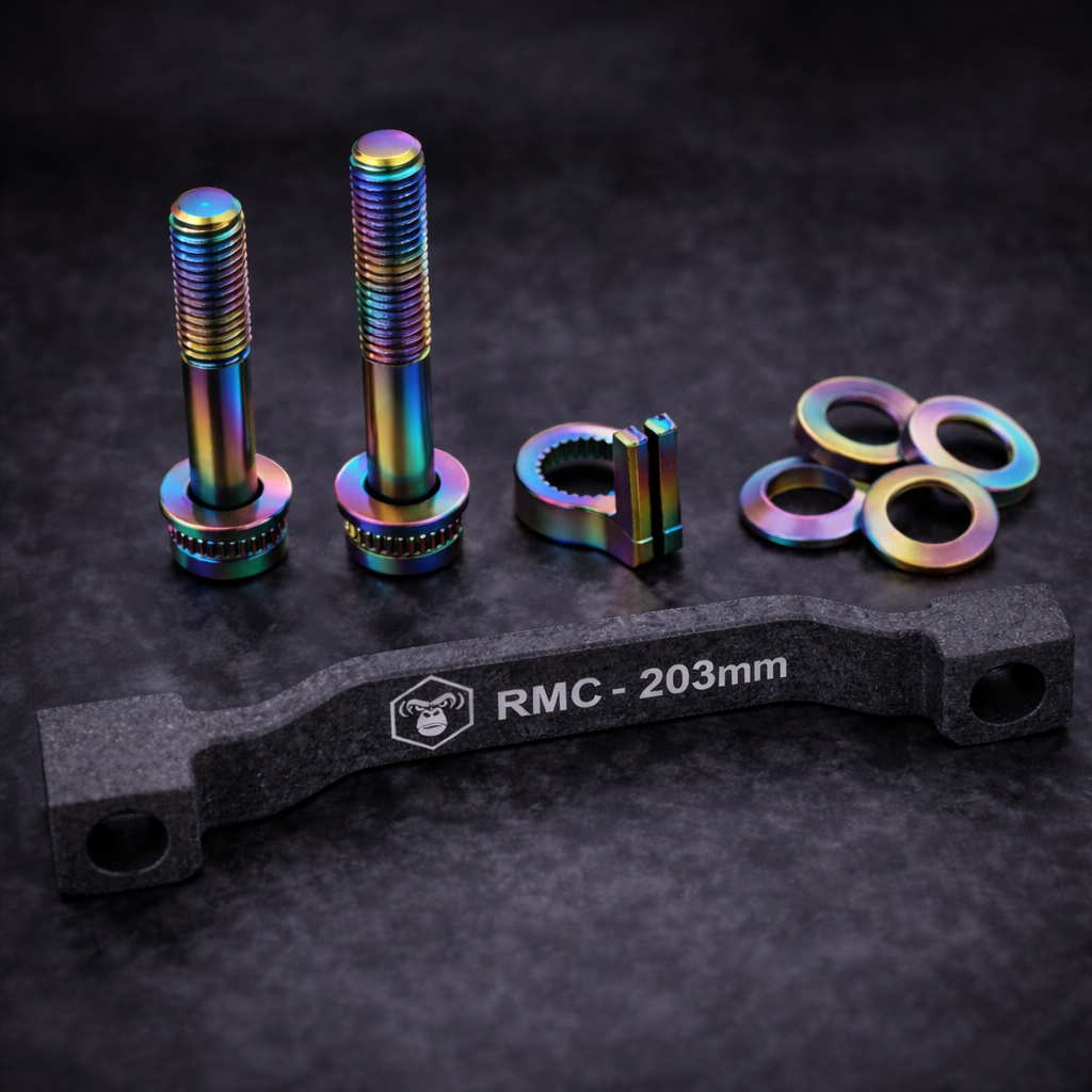 ADAPTADOR DE CALIPER EN CARBONO CON TORNILLERÍA EN TITANIO 2