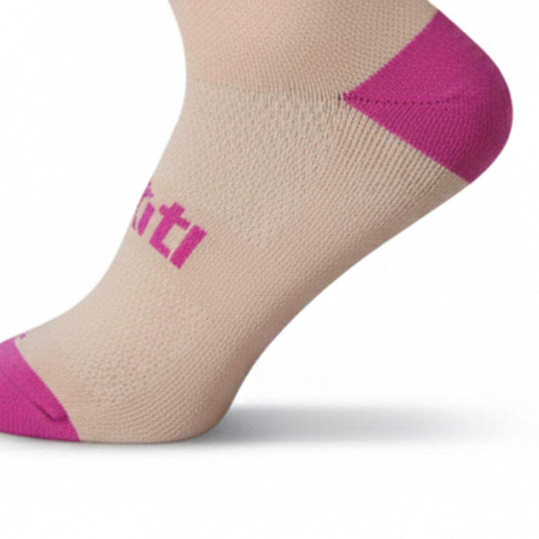 Calcetines Deportivos Qhispiy Rosados con Líneas Q'inti 3