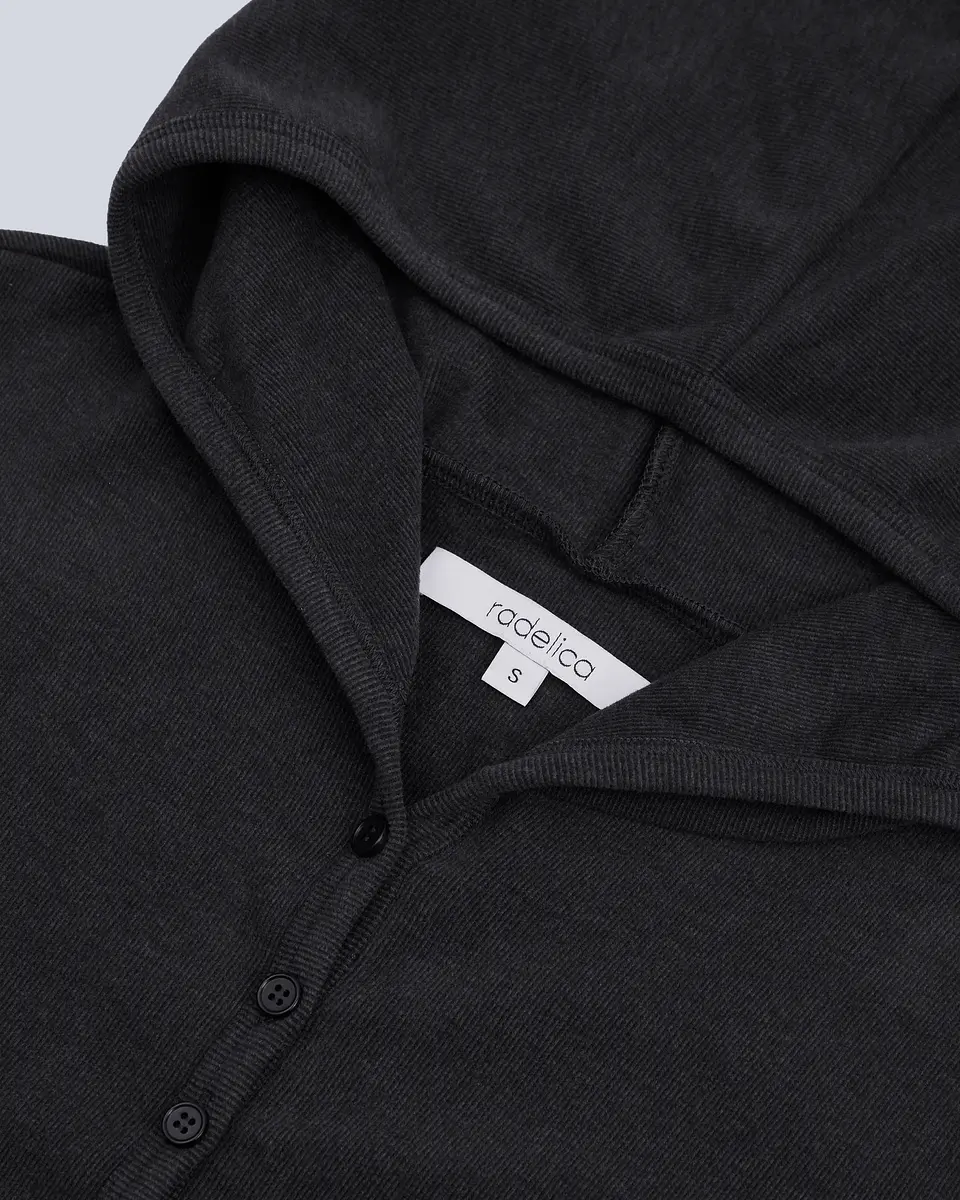 Polera Manga Larga con Gorro 4