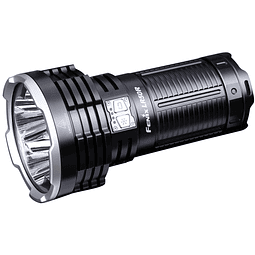 Linterna Fenix LR50R con 12000 lumenes. Ilumina hasta 950 metros de distancia. hasta 58 horas de duración con pack de baterías en potencia Eco. 6 potencias de iluminación y 2 modos flash.