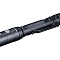 Linterna Fenix LD 22 version 2.0, con 800 lumenes. Ilumina a 214 metros de distancia. 220 horas de duración de pack de baterías en potencia baja. 5 potencias de iluminación y 2 modos flash.