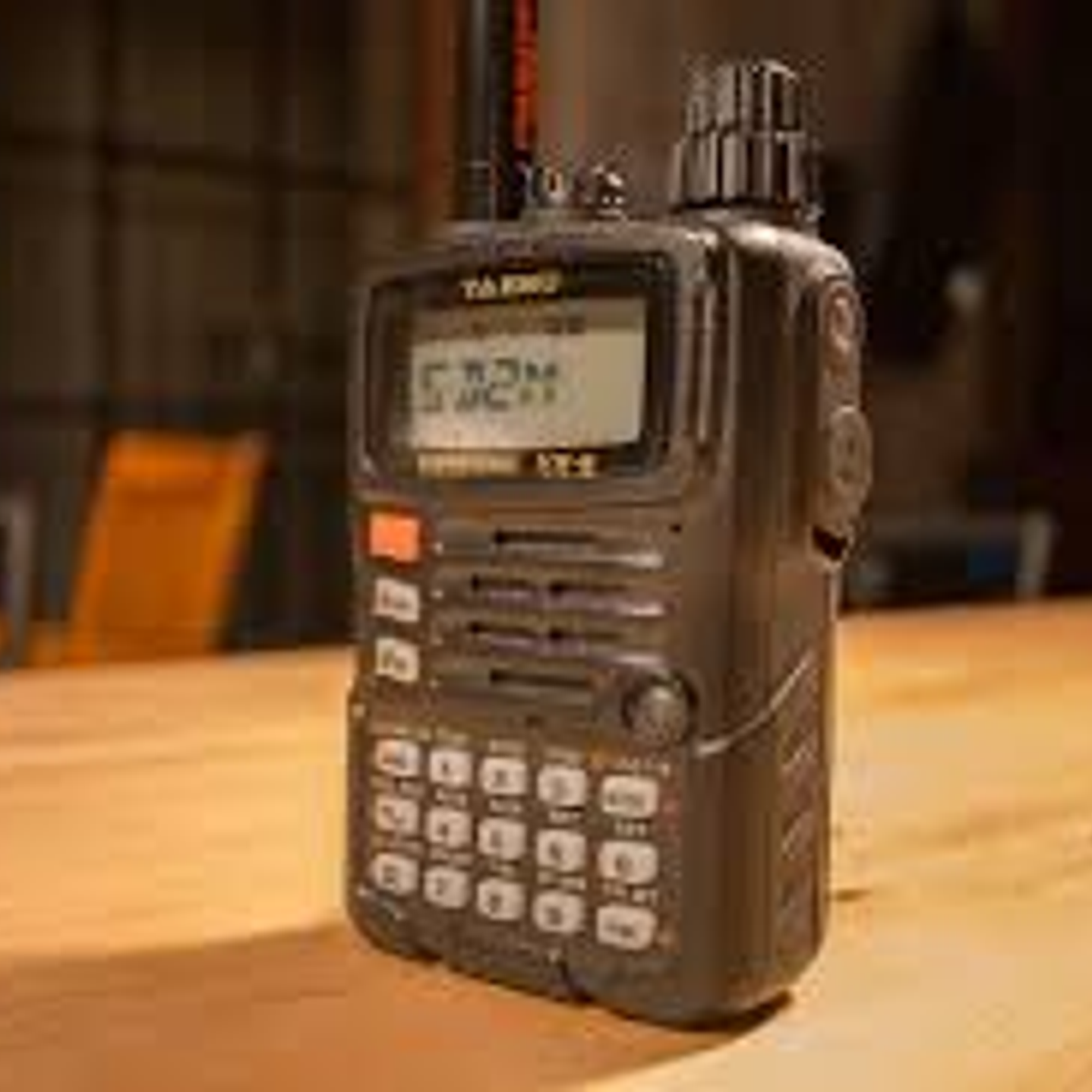 Yaesu VX-6R 144/222/430 MHz 5W Radio dual band VHF UHF IPX7 