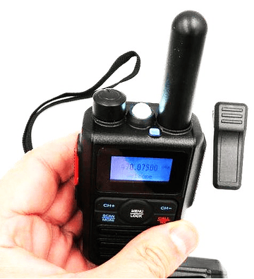 Radio de dos vías Yanton T-310 FRS UHF 400-480 Mhz analogico con linterna