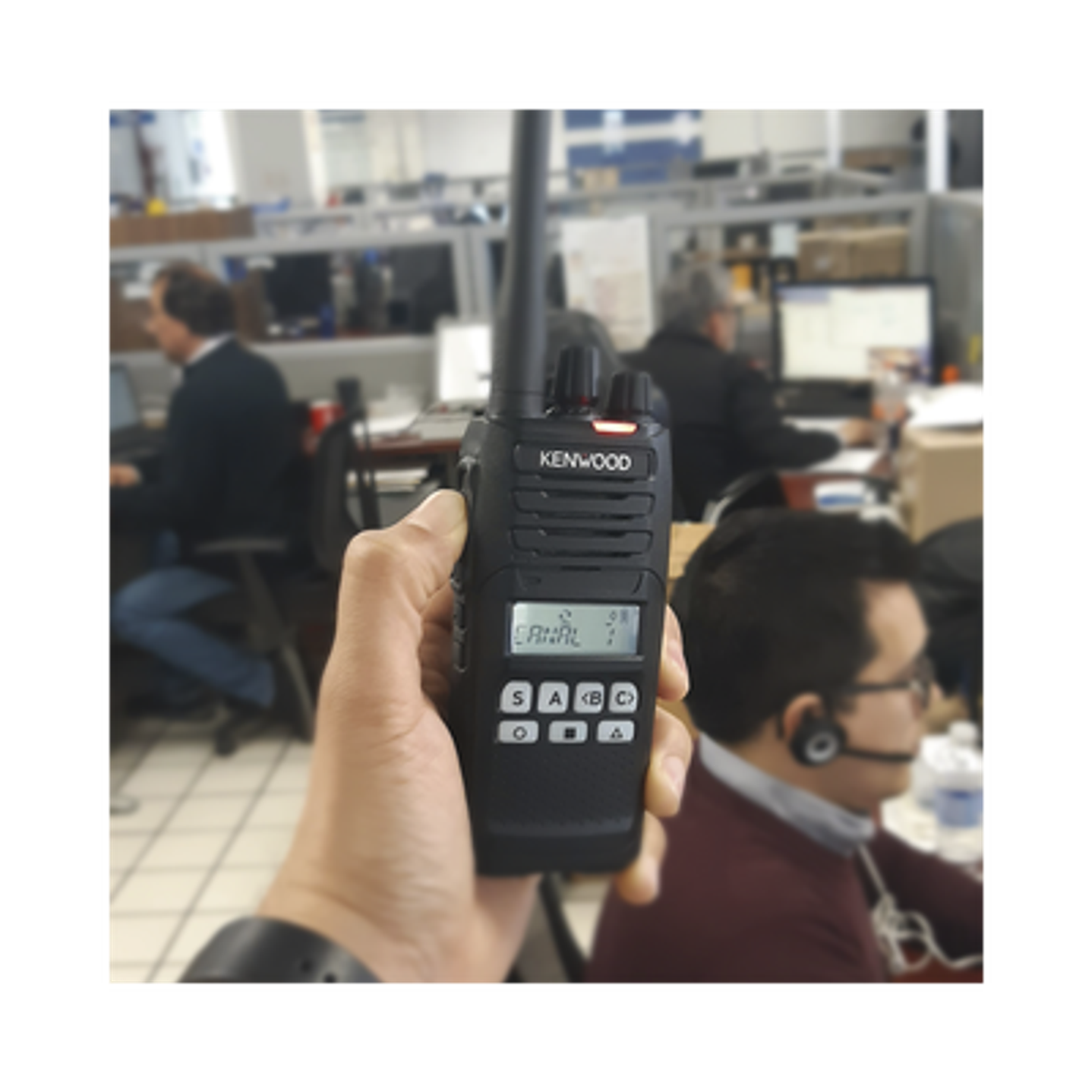 Kenwood NX-1300DK2 UHF 450-520 MHz 260CH NXDN-DMR-Análogo 5W Radio portátil con pantalla y teclado simple, roaming, encriptación Precio con iva incluido 19