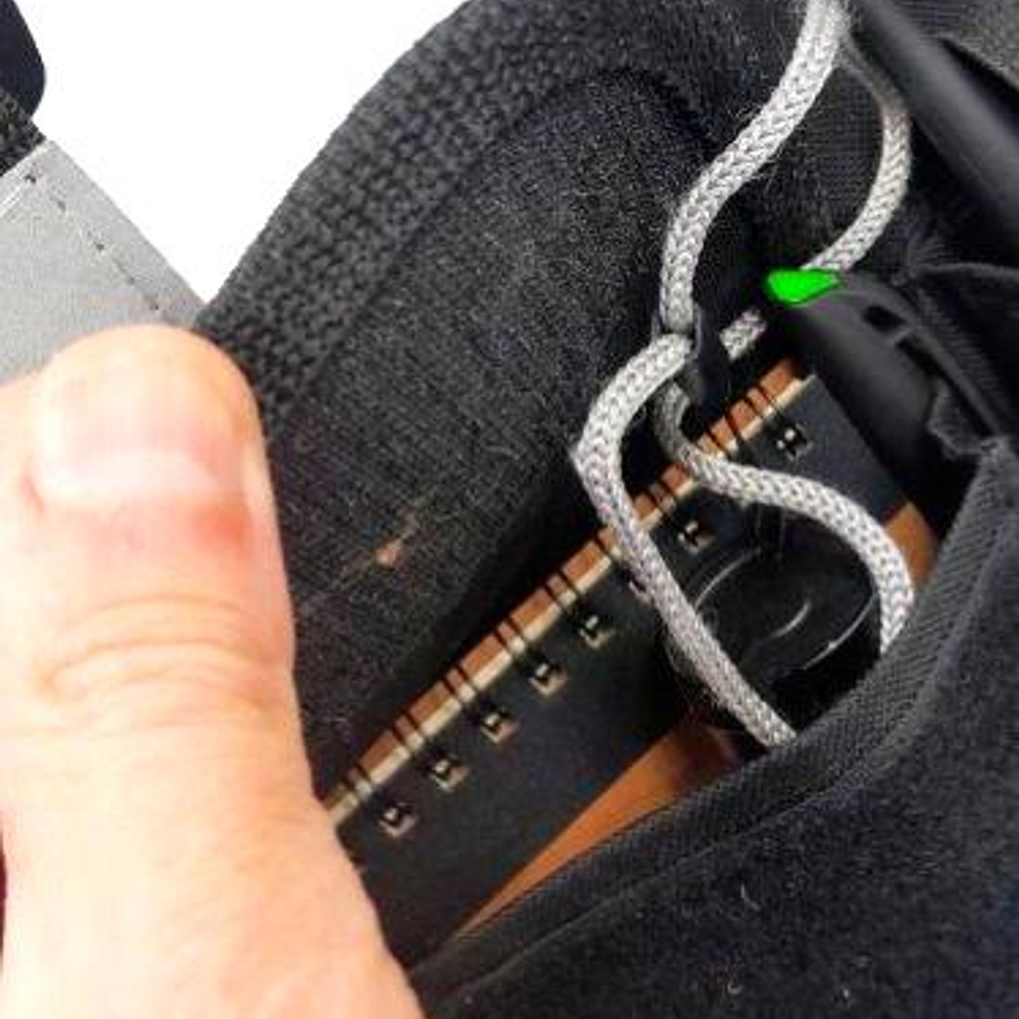 Pechera Universal con bolsillo para equipo de radio de doble seguridad  y bolsillo multiuso con reflectantes  9