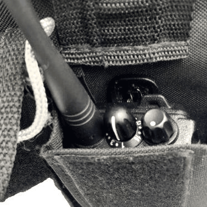 Pechera Universal con bolsillo para equipo de radio de doble seguridad  y bolsillo multiuso con reflectantes  10