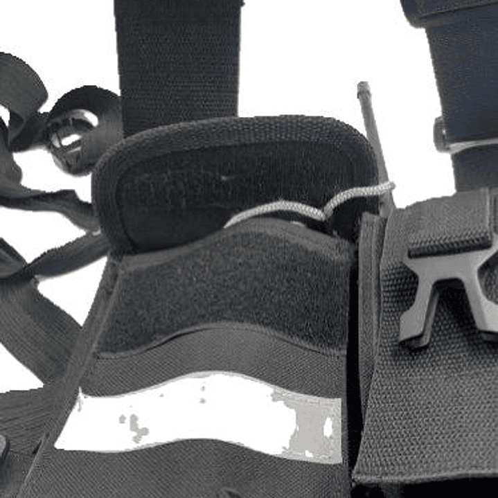 Pechera Universal con bolsillo para equipo de radio de doble seguridad  y bolsillo multiuso con reflectantes  14