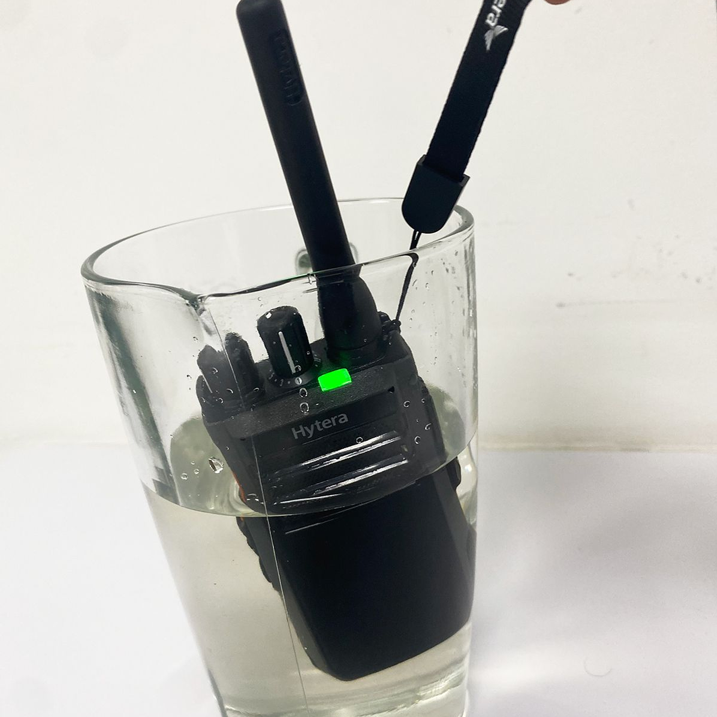 Hytera HP506 VHF 136-174 MHz 256CH Digital DMR y Analogico 5W Radio Digital Profesional DMR Tier II y Analogico IP67 y MIL-STD-810G, parlante anti magnético Precio con iva 33