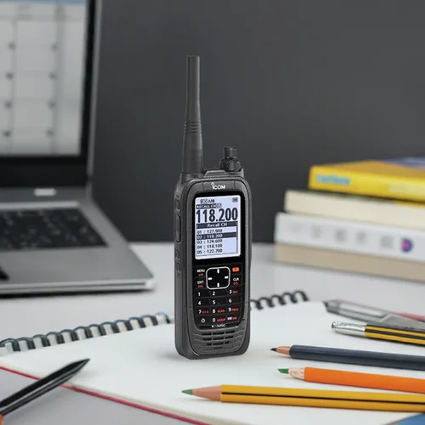 ICOM IC-A25C 200CH 6W Radio portátil aéreo VHF con display de 2.3 pulgadas y teclado, 6W (PEP) de potencia Precio con iva incluido 10