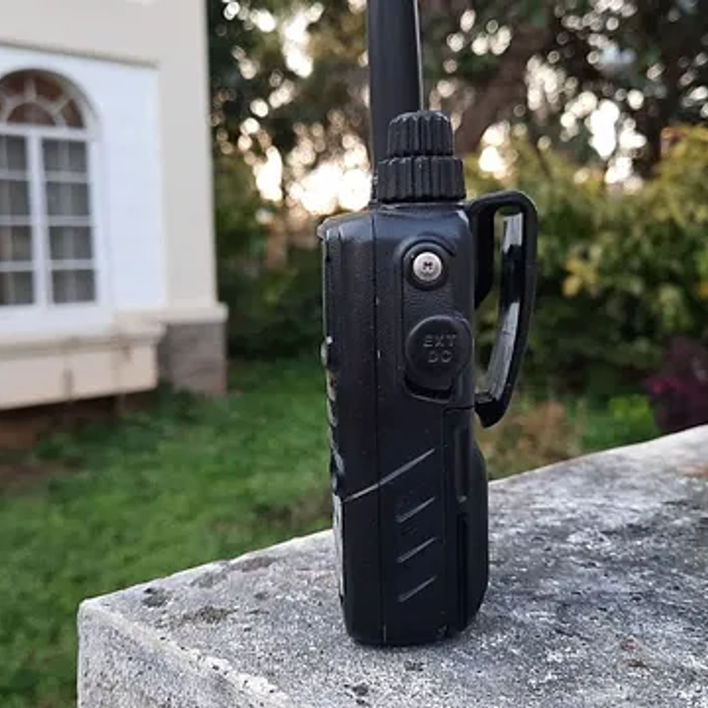 Yaesu VX-6R 144/222/430 MHz 5W Radio dual band VHF UHF IPX7 