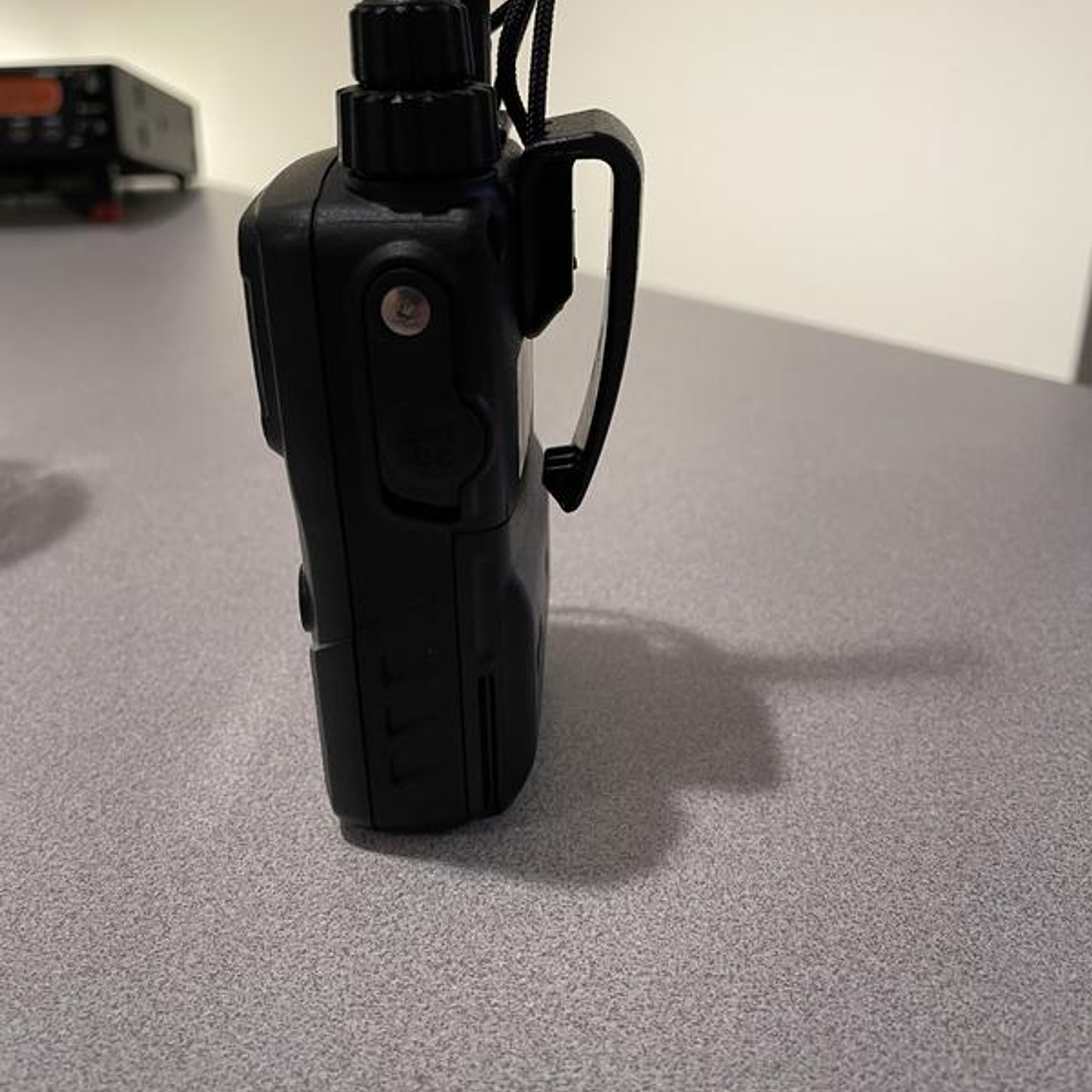 Yaesu VX-6R 144/222/430 MHz 5W Radio dual band VHF UHF IPX7 