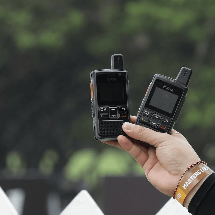 10 Hytera PNC360S + 10 EHS26R Auriculares + PoC Radio PTT sobre celular duradero y confiable para las condiciones más difíciles 6