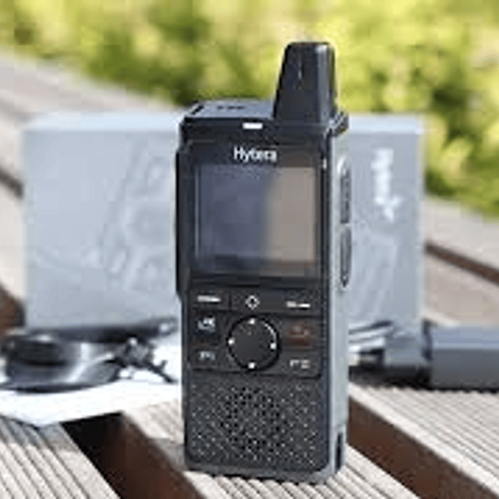 10 Hytera PNC360S + 10 EHS26R Auriculares + PoC Radio PTT sobre celular duradero y confiable para las condiciones más difíciles 20