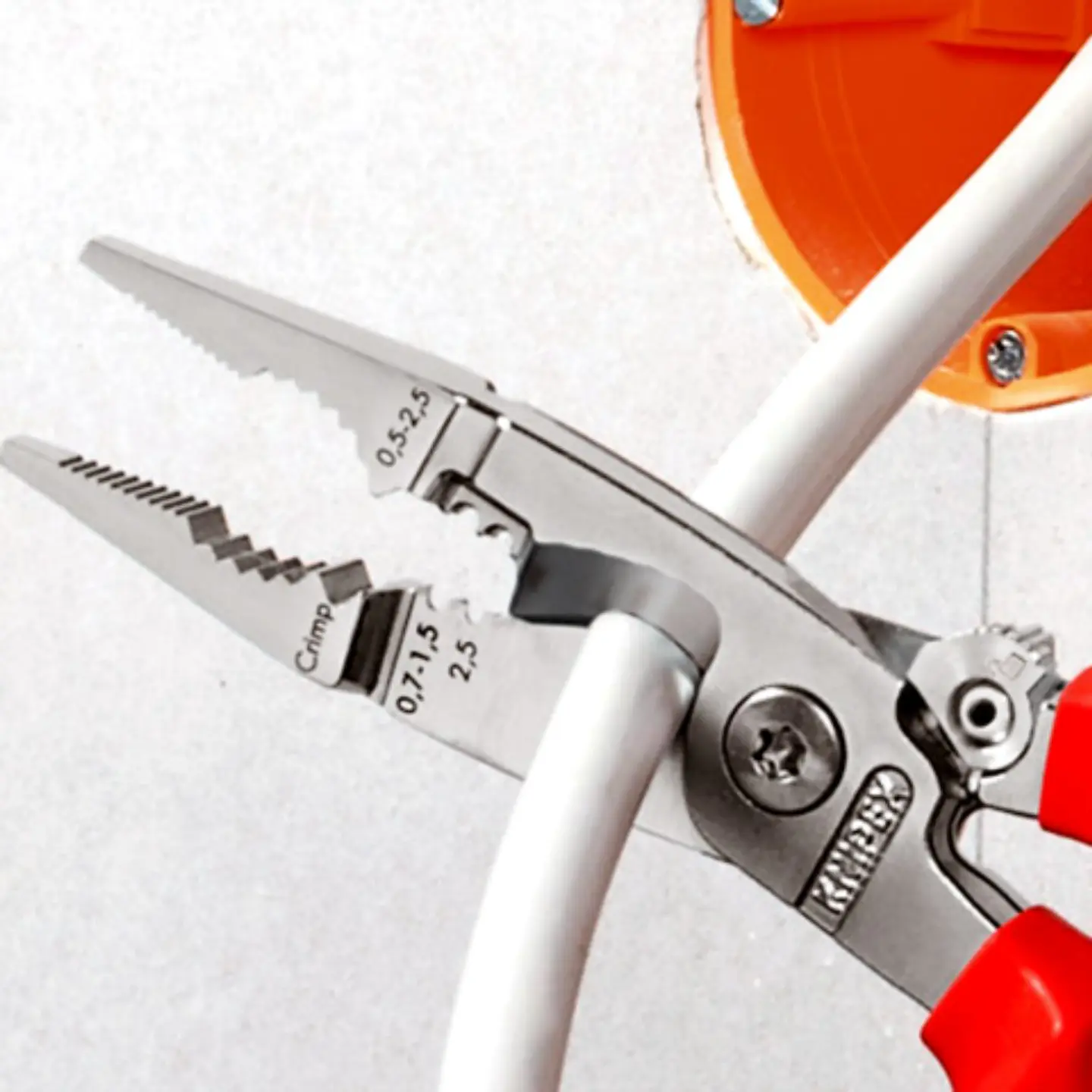 Alicate Instalaciones Electricista 1000V 1386200 Knipex 4