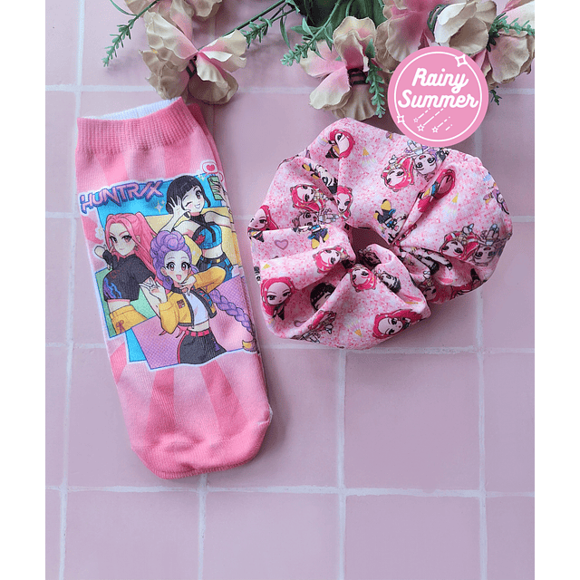 KPOP DEMON HUNTERS - MAXI SCRUNCHIE & CALCETINES
