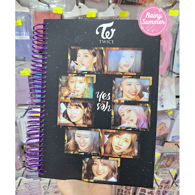 TWICE - CUADERNO  DE 3 MATERIAS