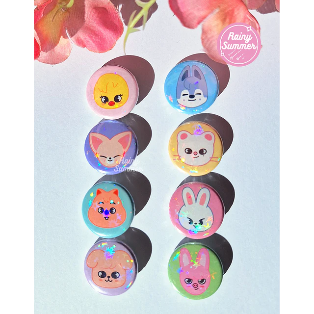 STRAY KIDS - SKZOO PINS/CHAPITAS HOLOGRÁFICAS