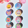 STRAY KIDS - SKZOO PINS/CHAPITAS HOLOGRÁFICAS