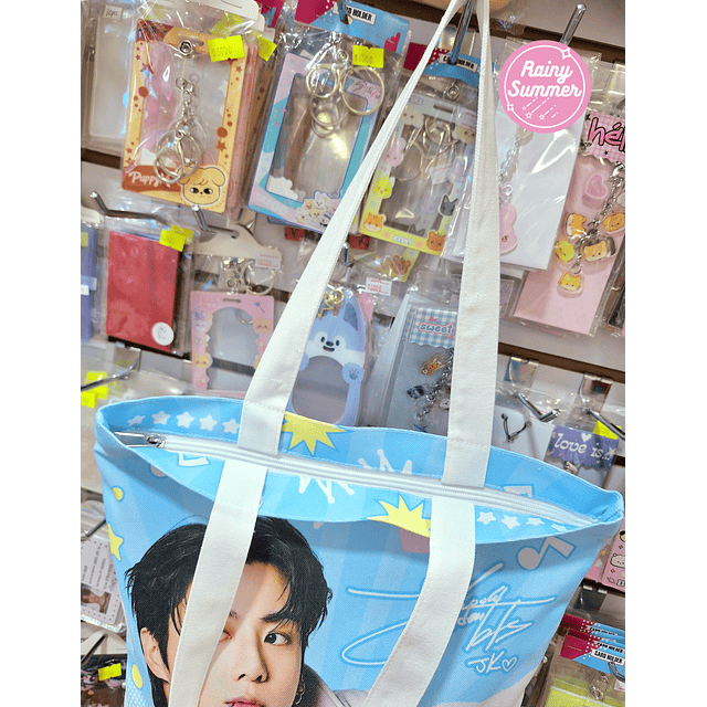 BTS JUNGKOOK - TOTEBAG CON CIERRE
