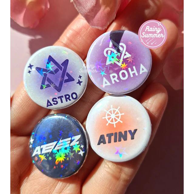 ASTRO & ATEEZ - CHAPITAS/PINS HOLOGRÁFICOS