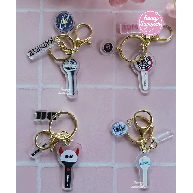 TWICE, KATSEYE, BABYMONSTER Y NMIXX- LLAVEROS ACRÍLICOS LIGHTSTICK