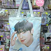 CHA EUNWOO - TOTEBAG CON CIERRE