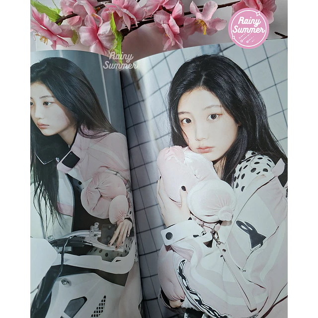 ILLIT - PHOTOBOOK