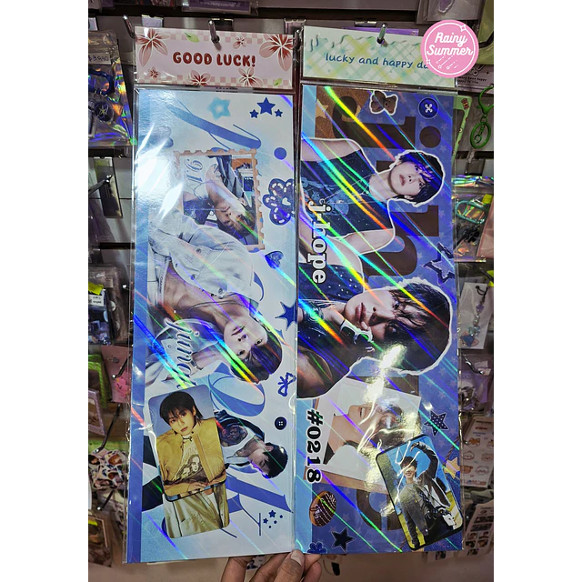 BTS - BANNERS HOLOGRÁFICOS (JUNGKOOK, JIMIN, TAE, HOSEOK, YOONGI)