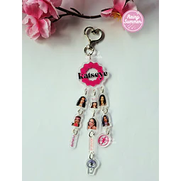 KATSEYE - KEYCHAIN TIPO NUBE PINKY UP