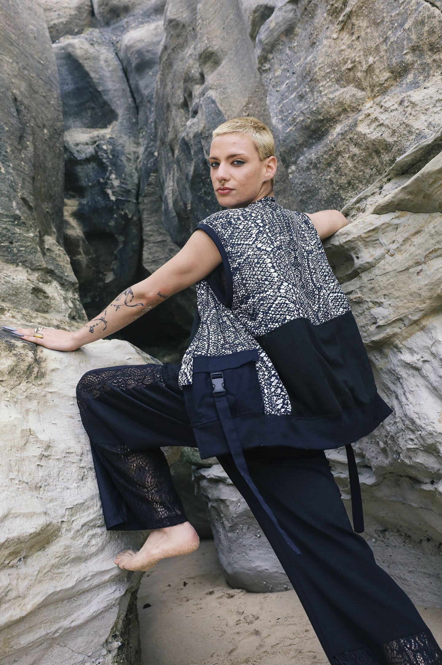 KUMO VEST Snake Fance 4