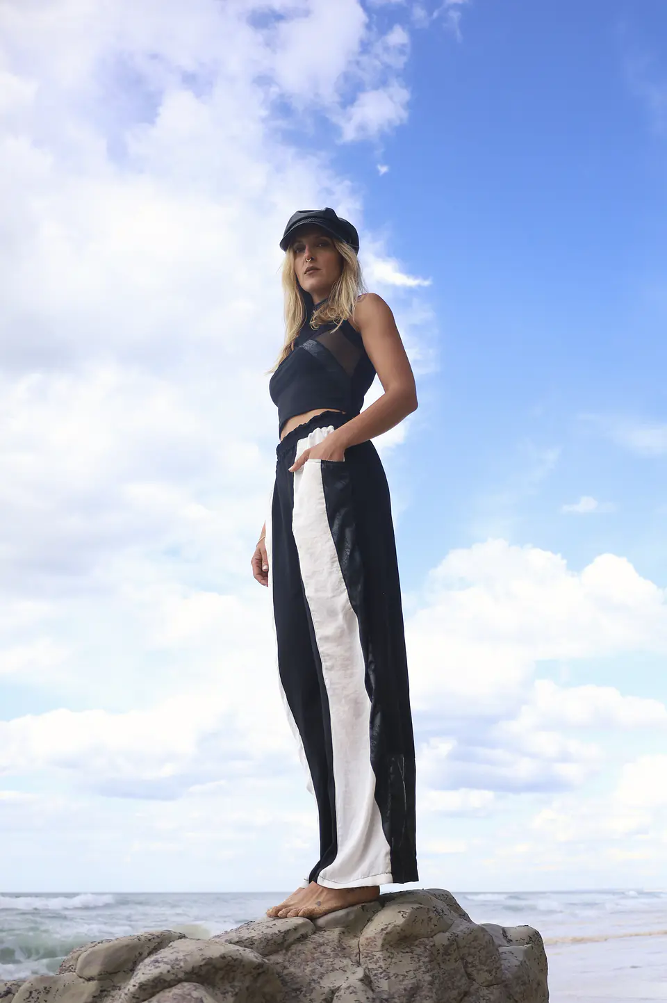 LION PANTS Black & White 1