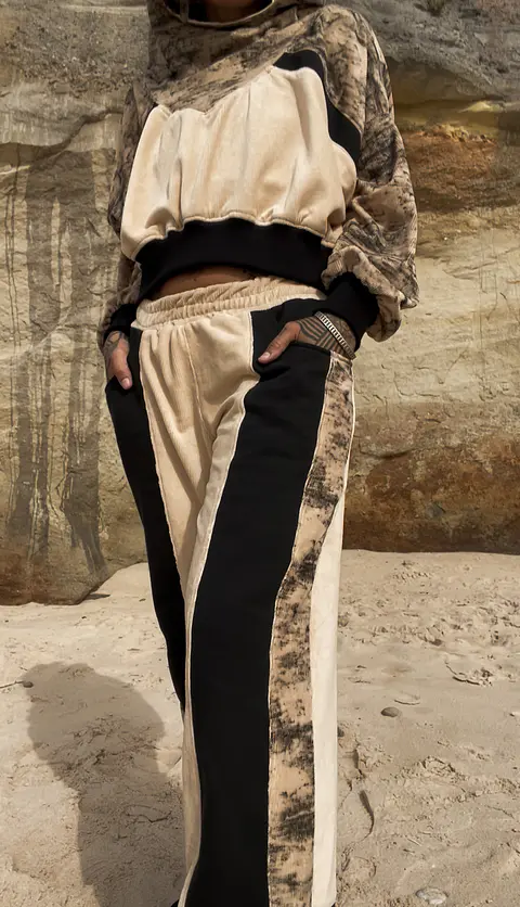 LION PANTS 
