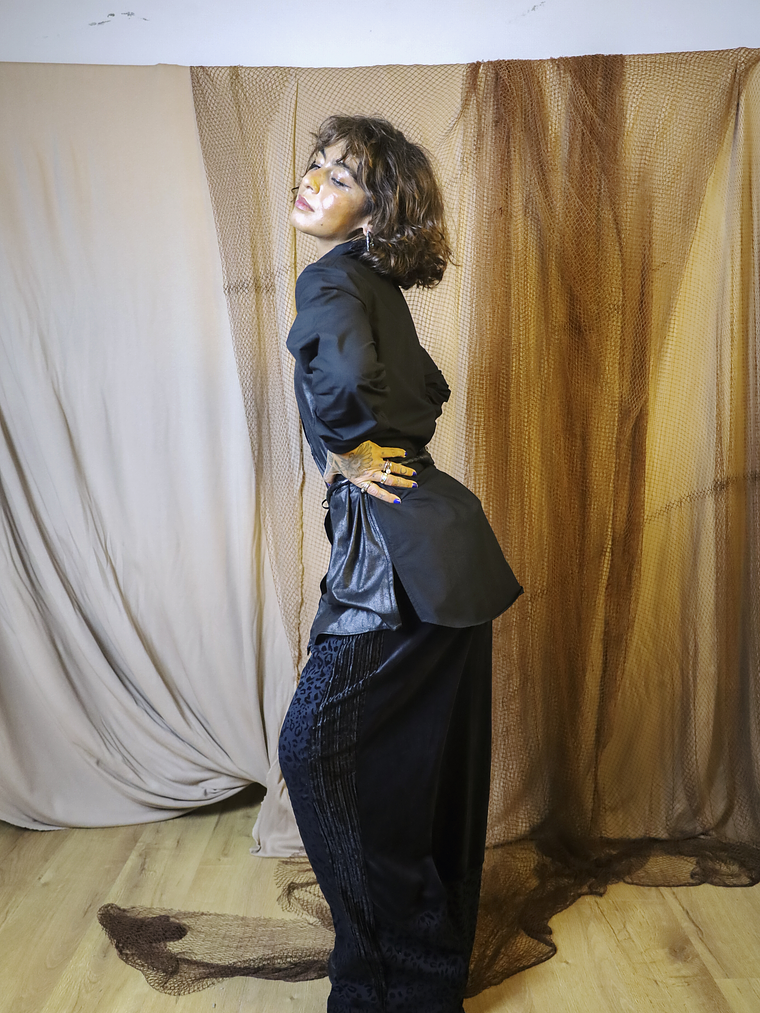 WAVE ASYMMETRIC SHIRT 4