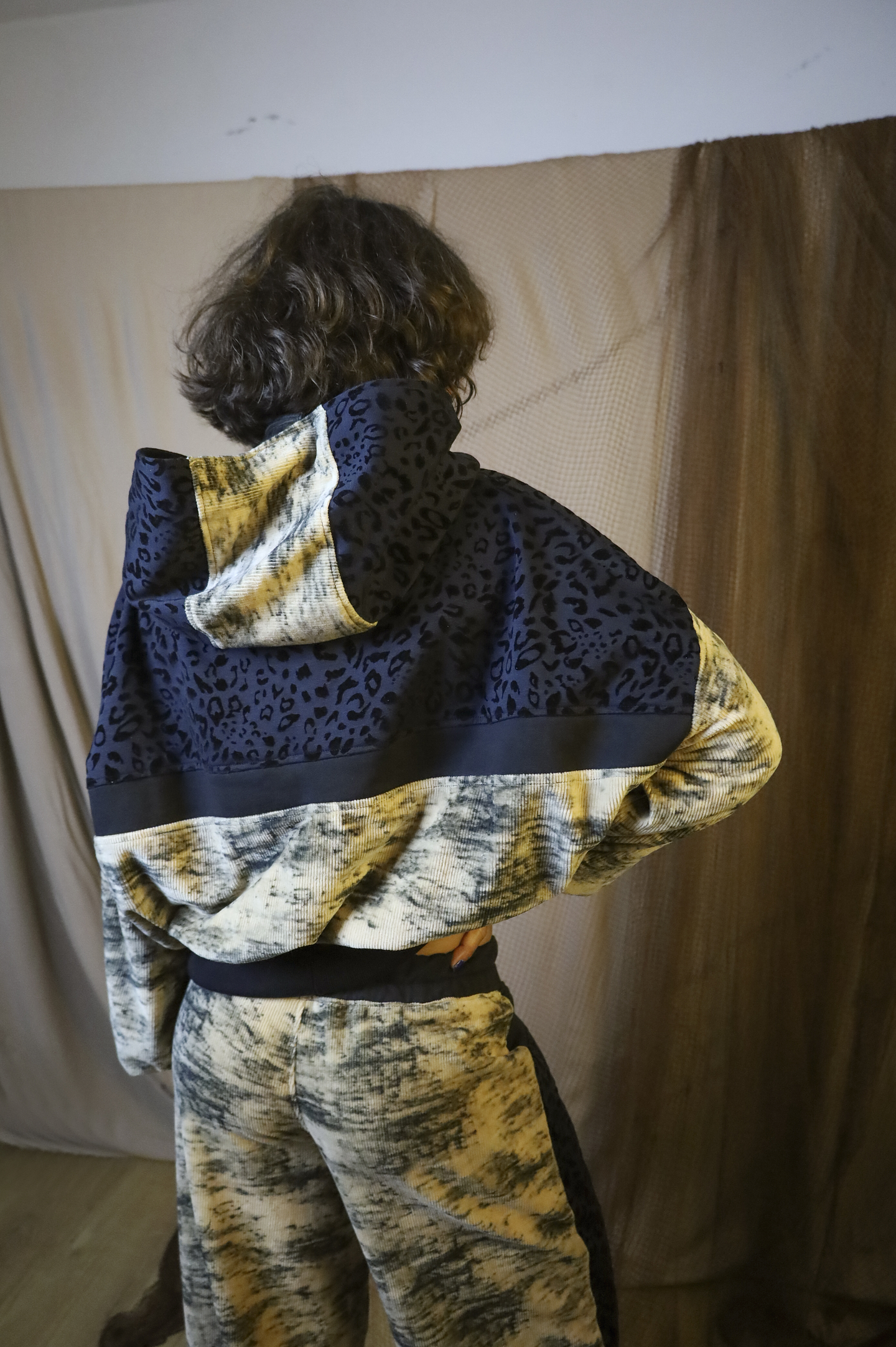 CHETAH HOODIE CROP 2