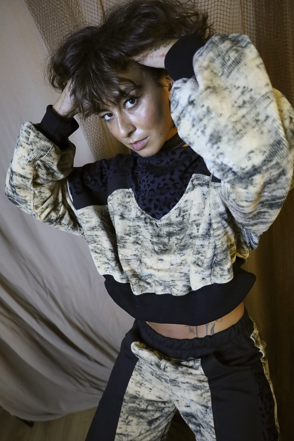 CHETAH HOODIE CROP 6