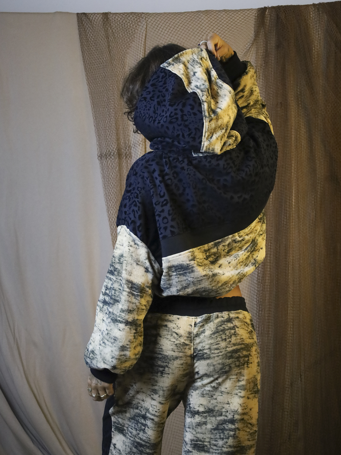 CHETAH HOODIE CROP 7