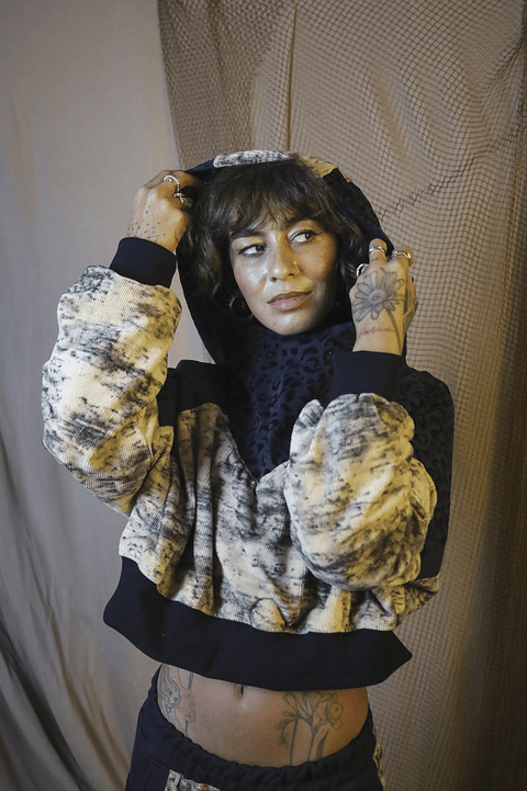 CHETAH HOODIE CROP