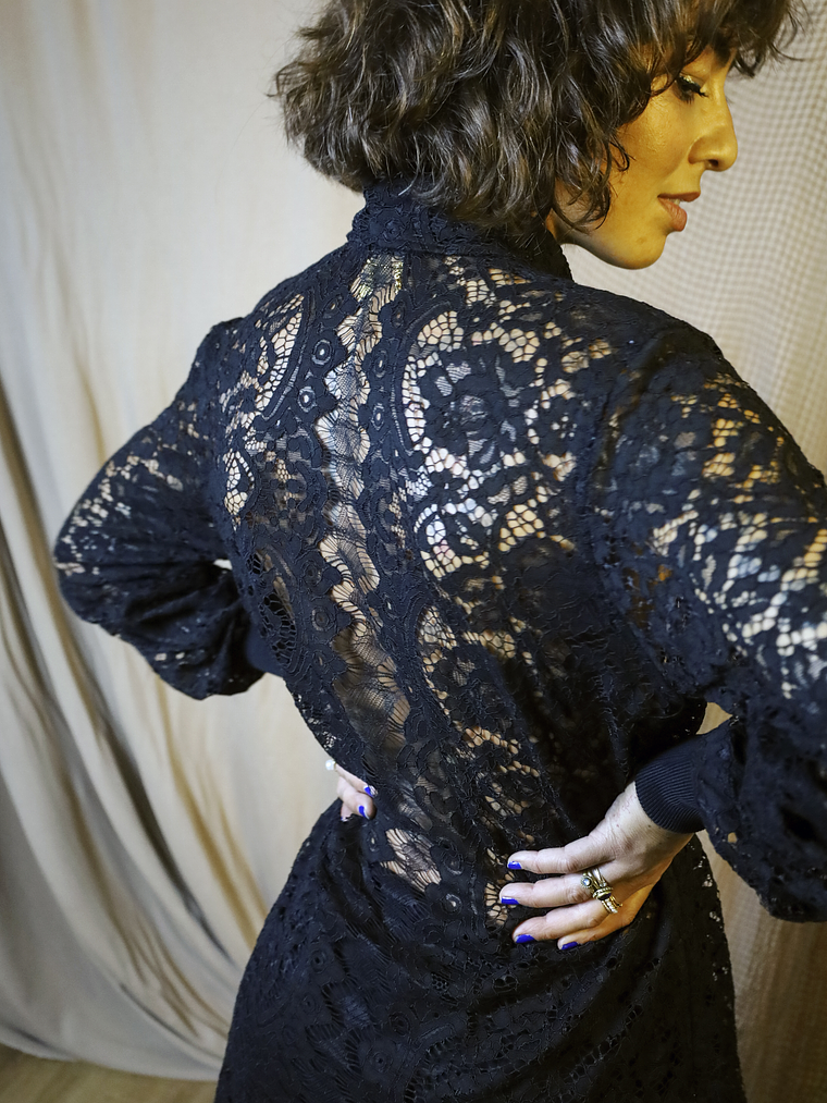 WAVE ASYMMETRIC SHIRT LACE 6