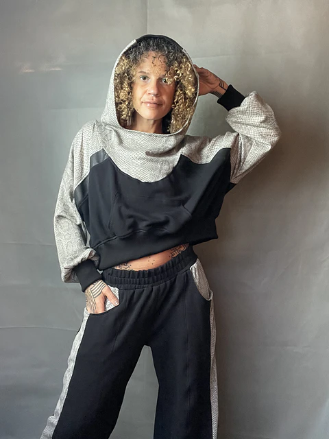 CHETAH HOODIE CROP
