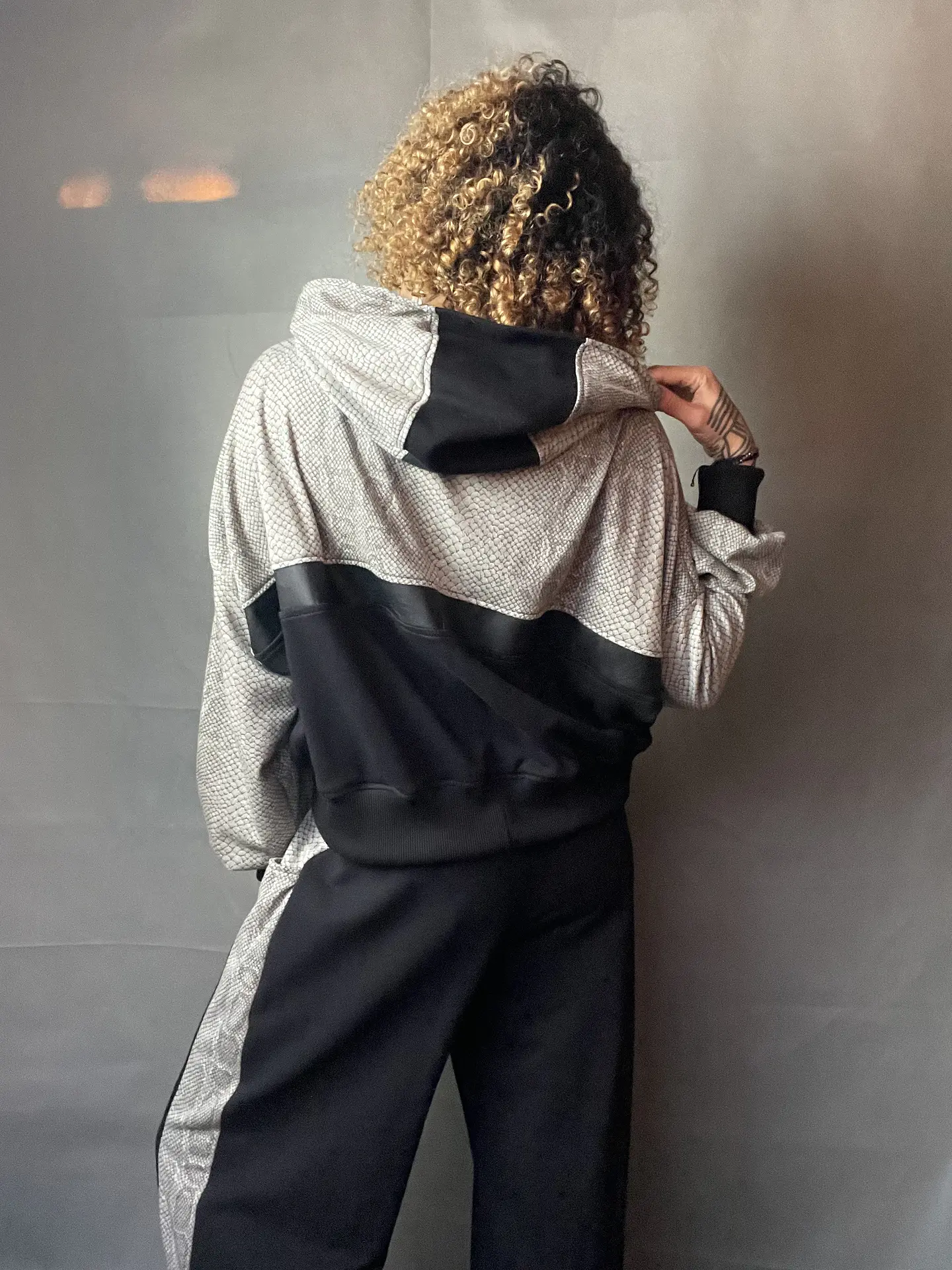 CHETAH HOODIE CROP 6