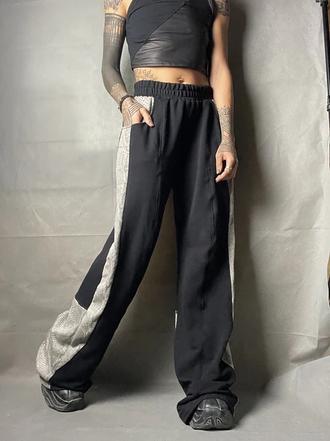 LION PANTS 