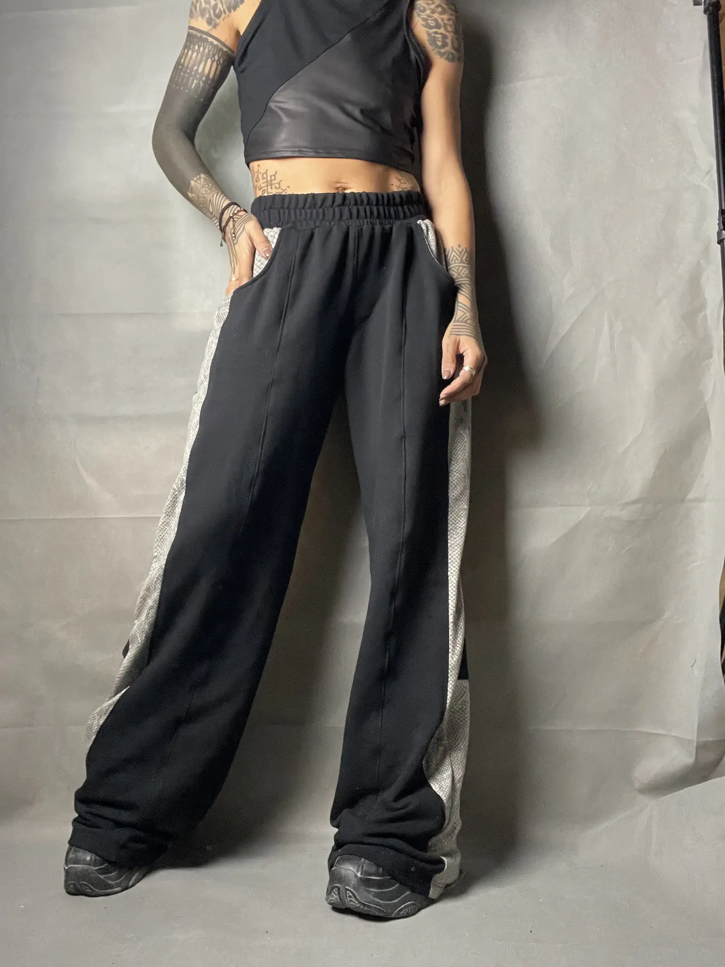 LION PANTS  6