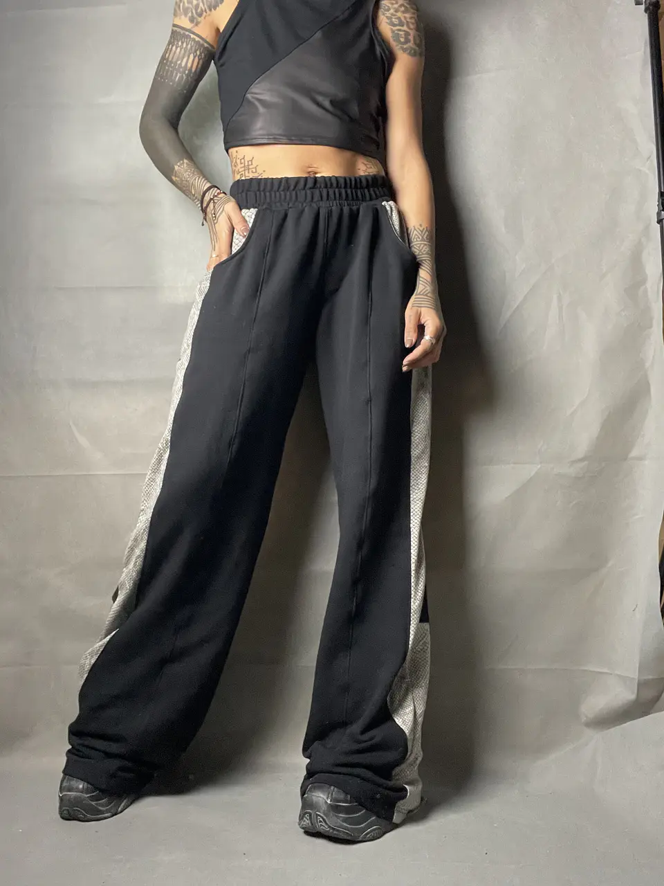 LION PANTS  6