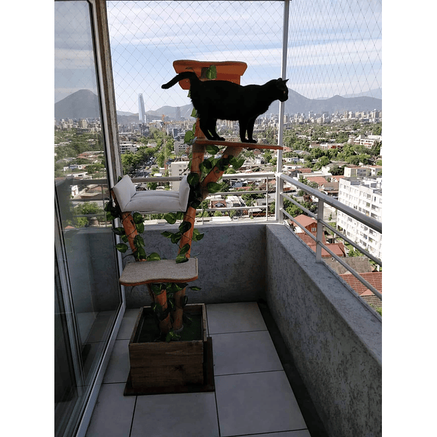 Árbol 1.90 mts con yute en tronco principal