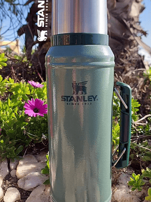 TERMO CLASICO STANLEY 0.9L