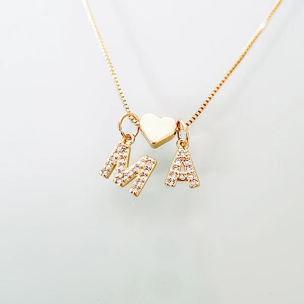 CADENA 2LETRAS BRILLANTES & CORAZON DORADO